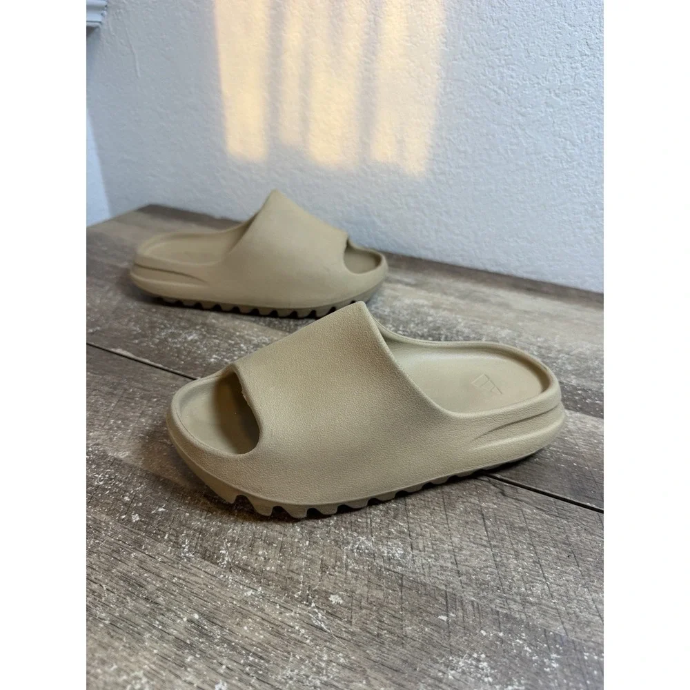 Adidas Yeezy Slide Desert Sand Size 3Y 5W Rare Kanye West
